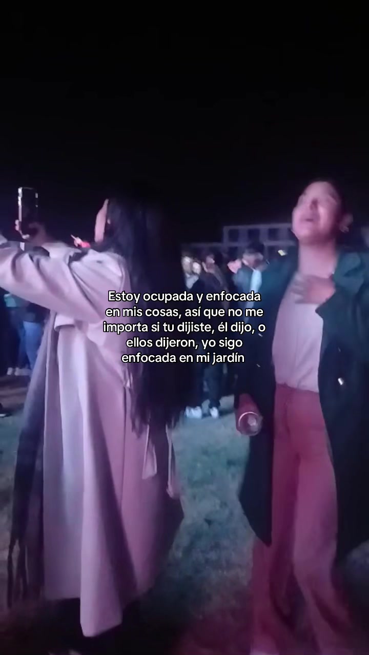 @𝑹𝒐𝒙𝒂𝒏𝒂🌸