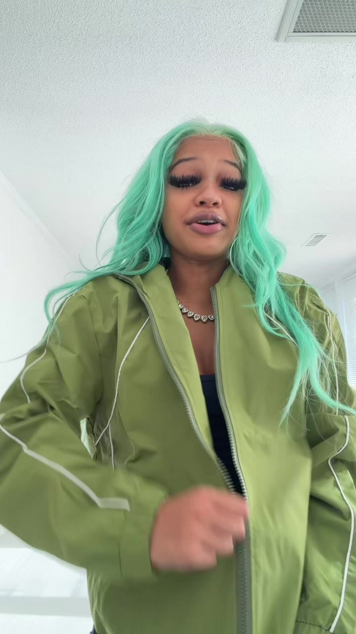 @Farahheartss