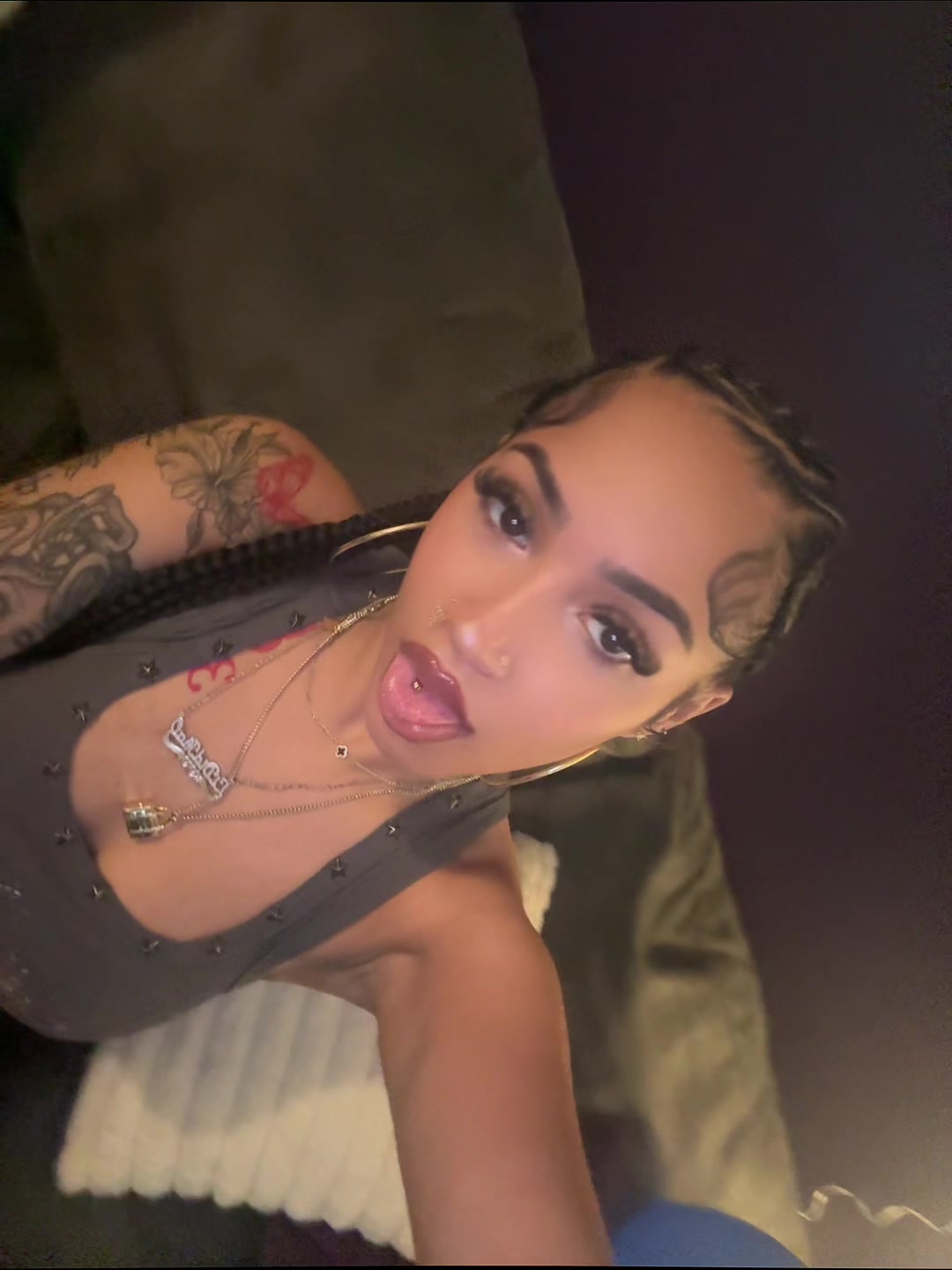 @lili 🤘🏽