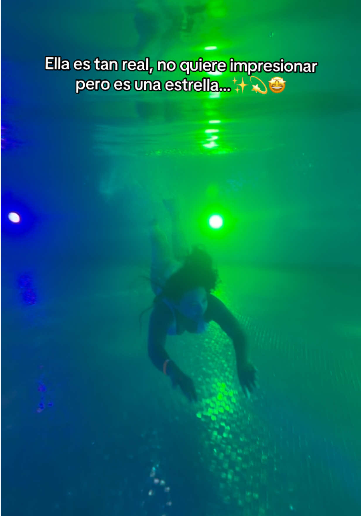 @Kennia Mondragon 👑🇭🇳