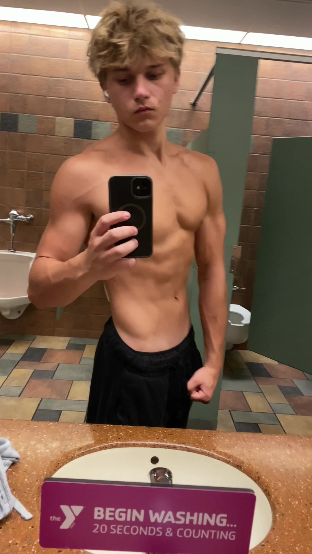 @jamezjonez