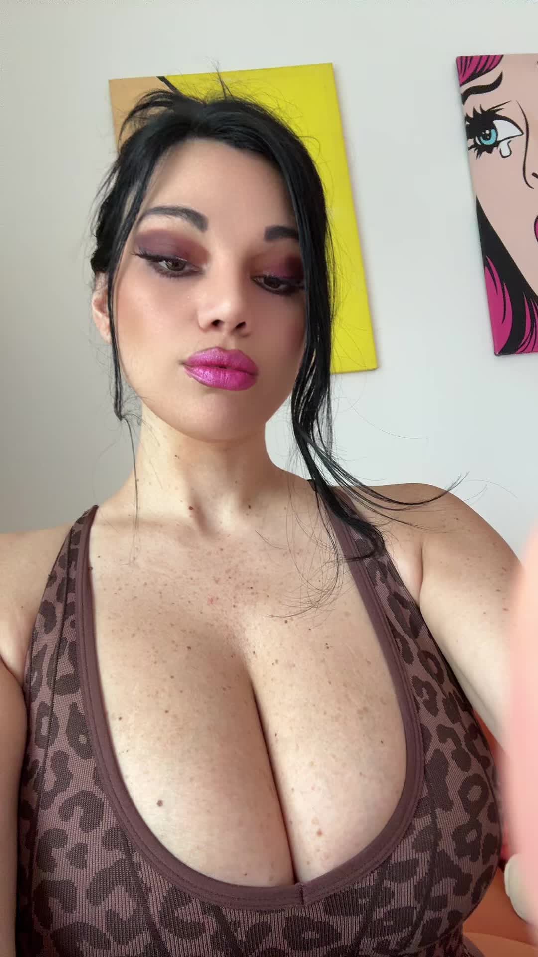 @itsmonaazar