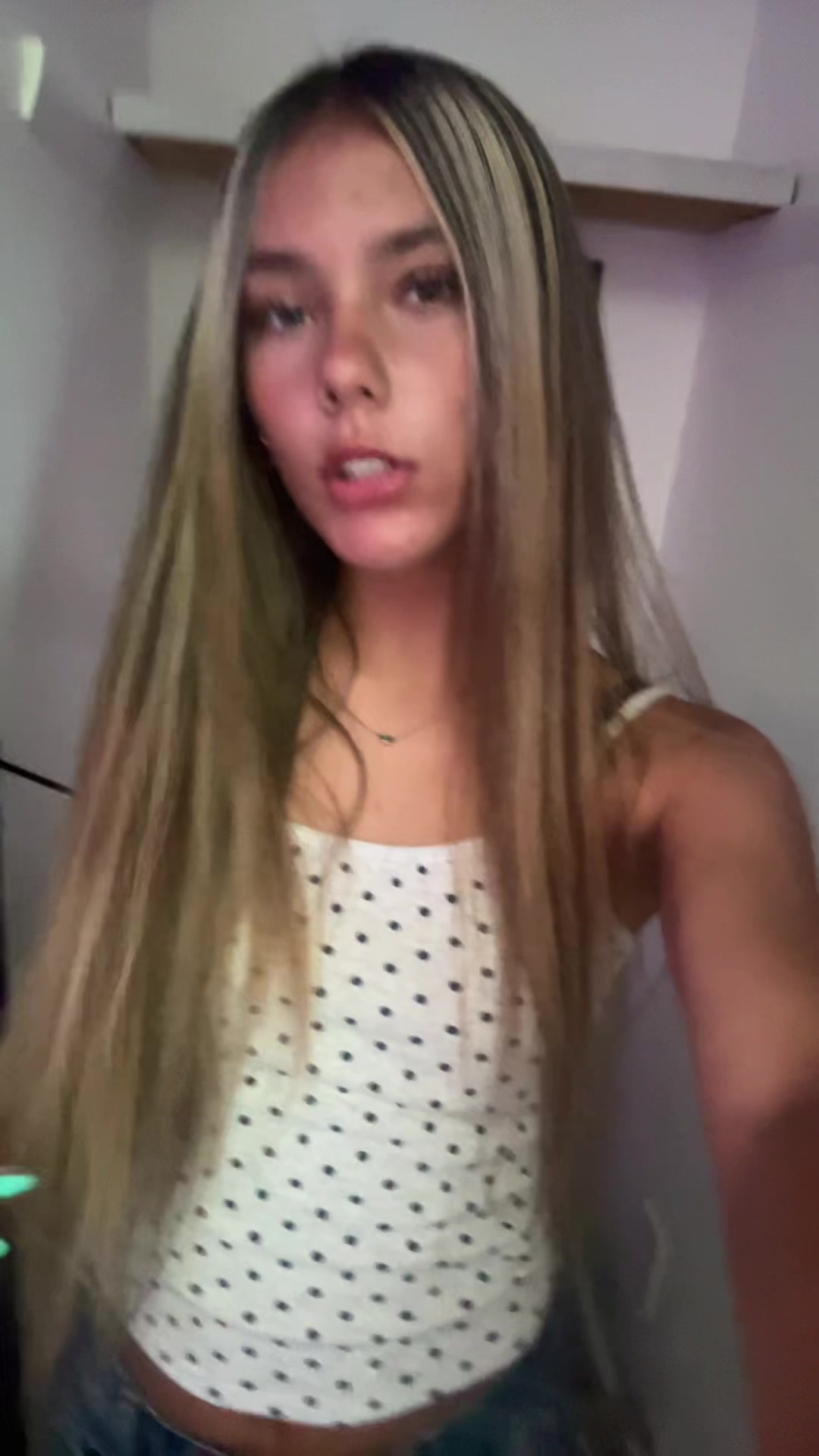 @bella