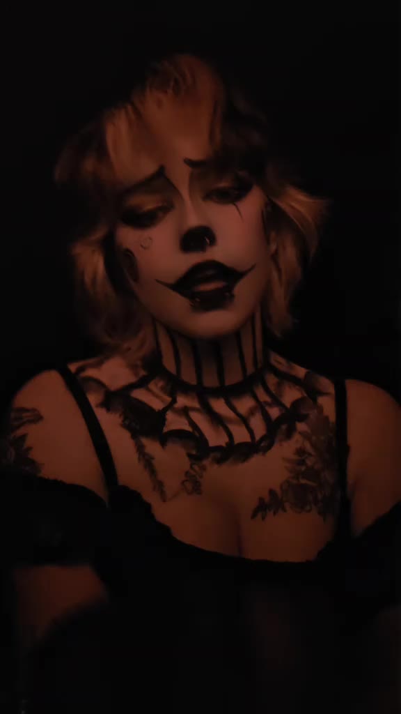 @Jinx ☠️🖤🩸