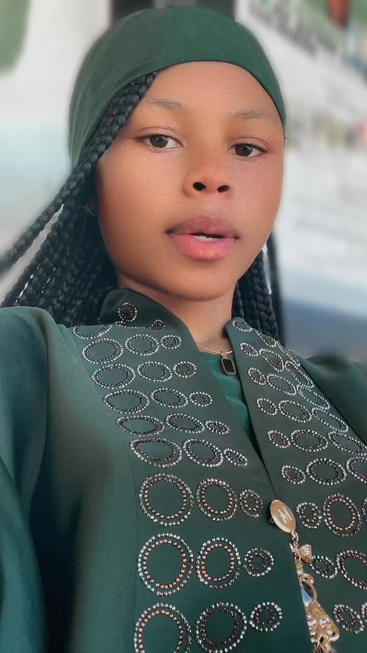 @Ahista🦋gal😘