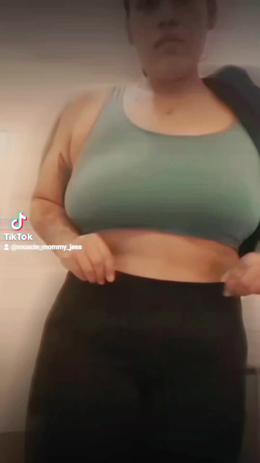 @muscle_mommy_jess