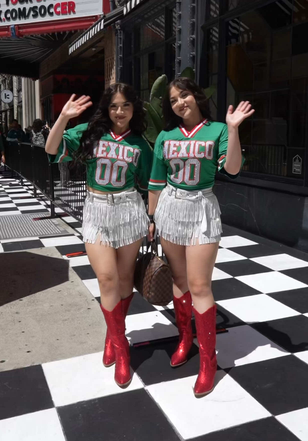 @Lonatwins