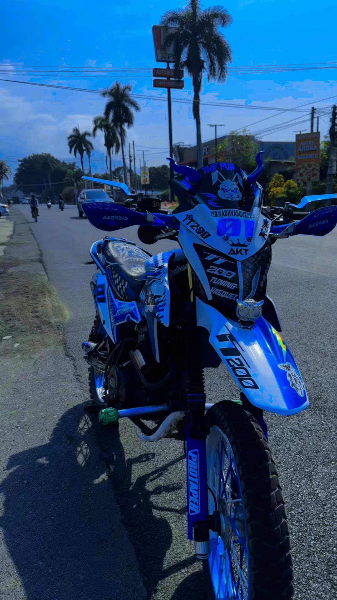 @Adiel V&aacute;squez🫧