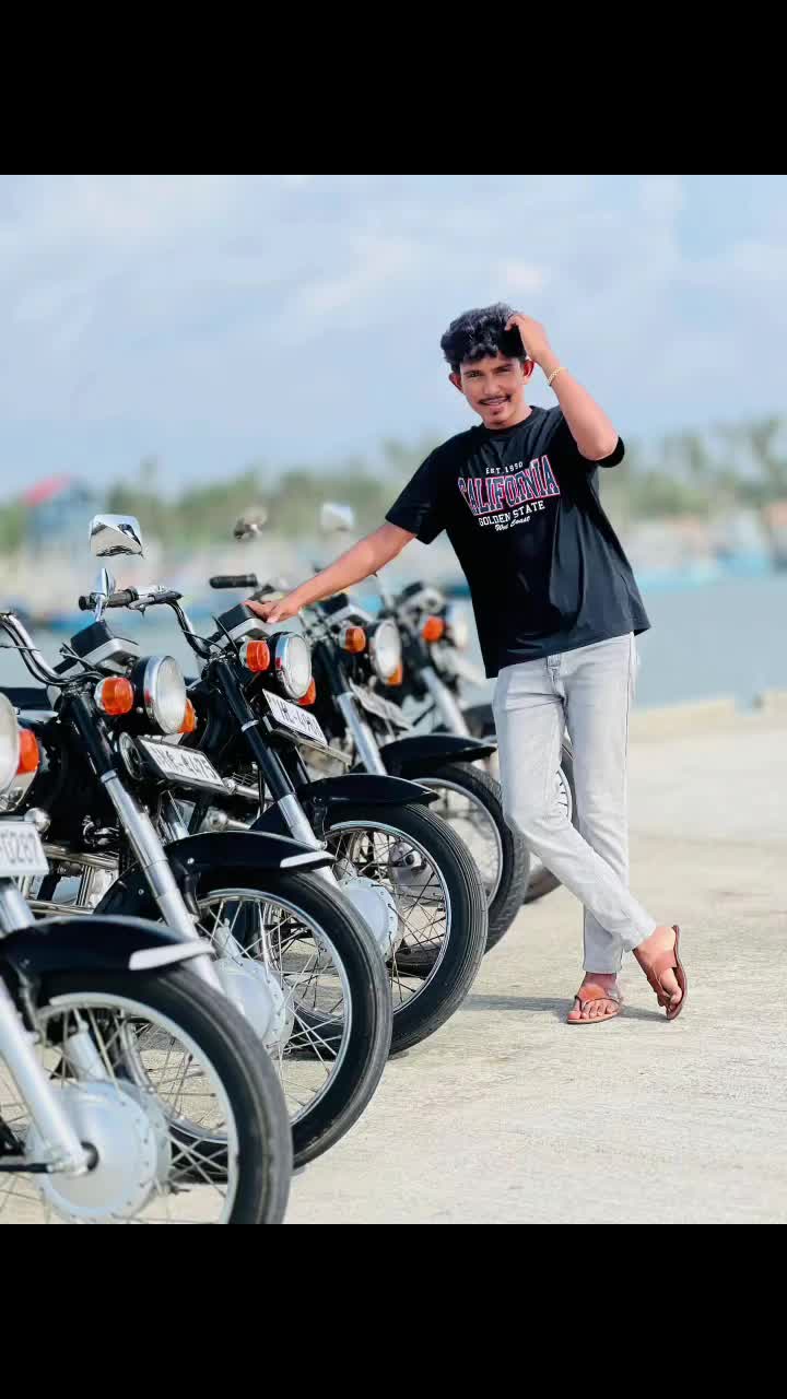 @Kaviya D