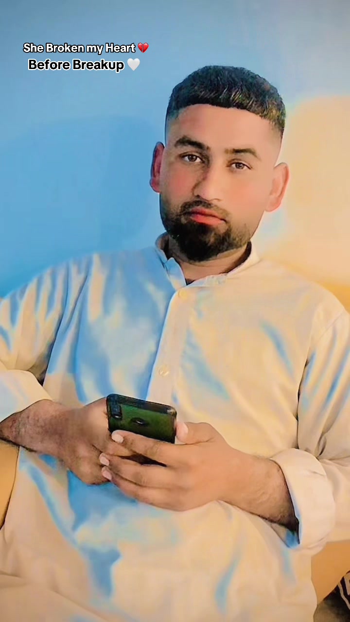 @Kashmiri Munda 🥂🖤کشمیر کا