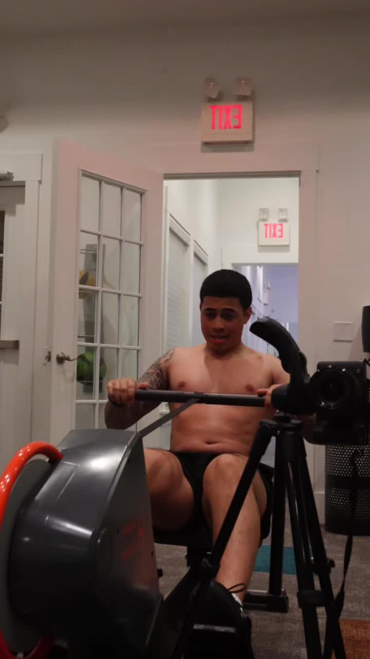 @withdahoodie_