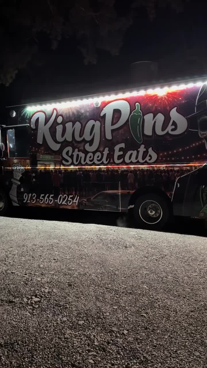 @QueenPins Taco Truck