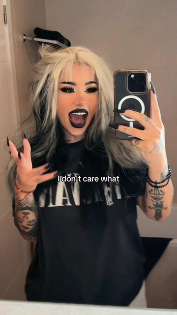 @Em🖤