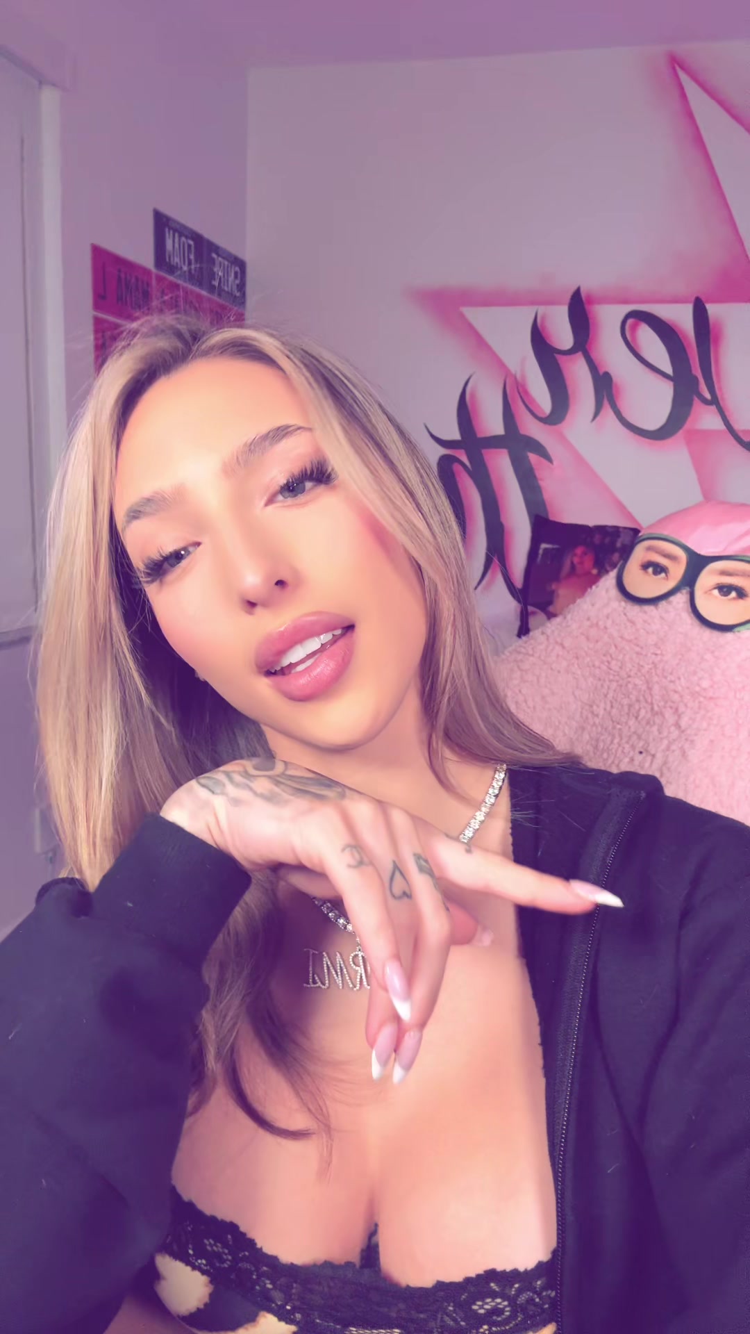 @Sunny Christina Clipz