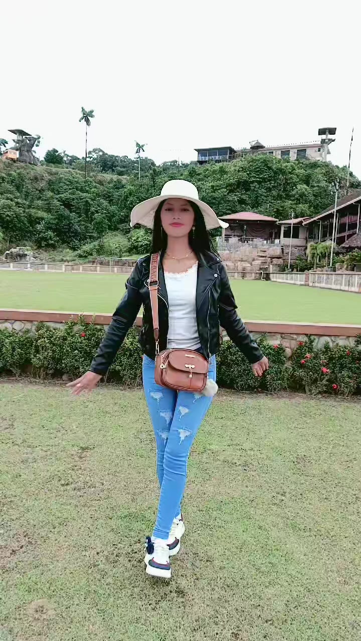 @&hearts;️🦋t&uacute; cholita Elvira 🦋&hearts;️