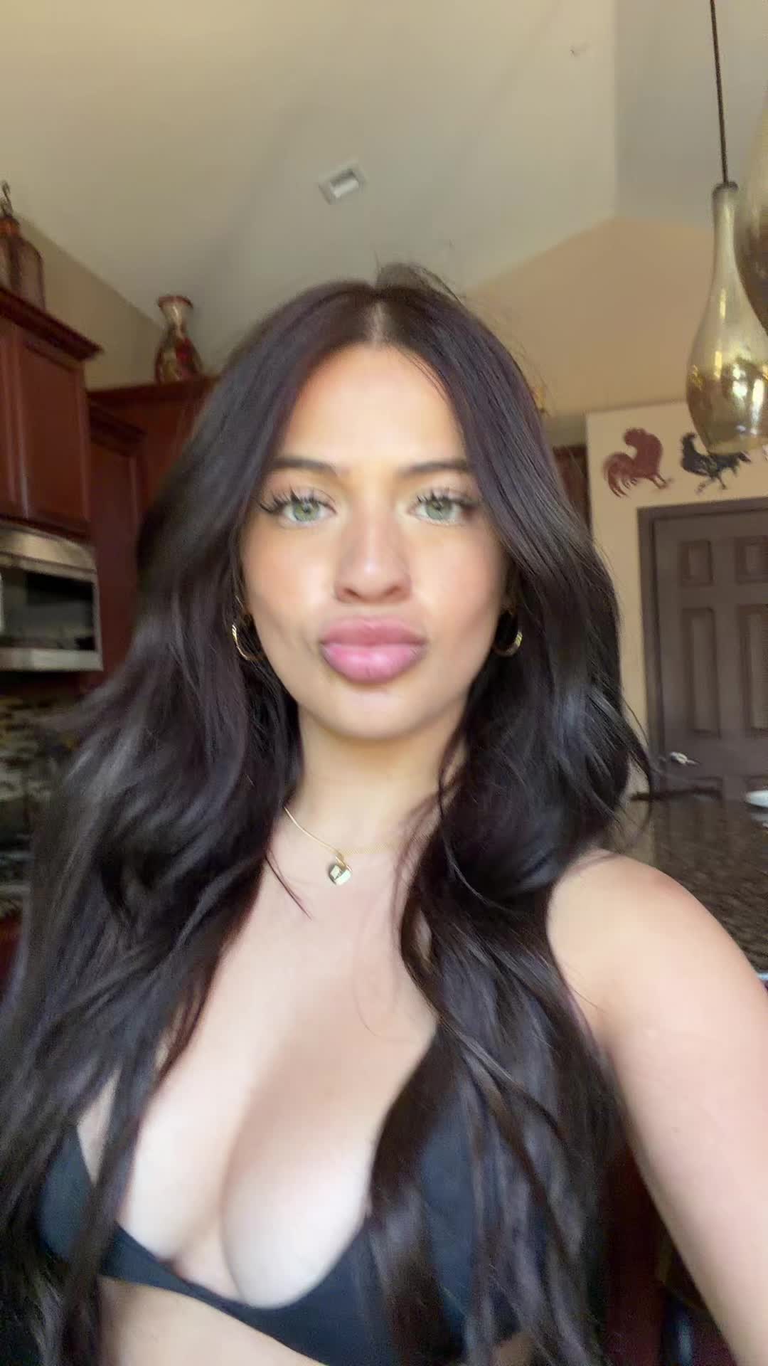 @Annika🍒