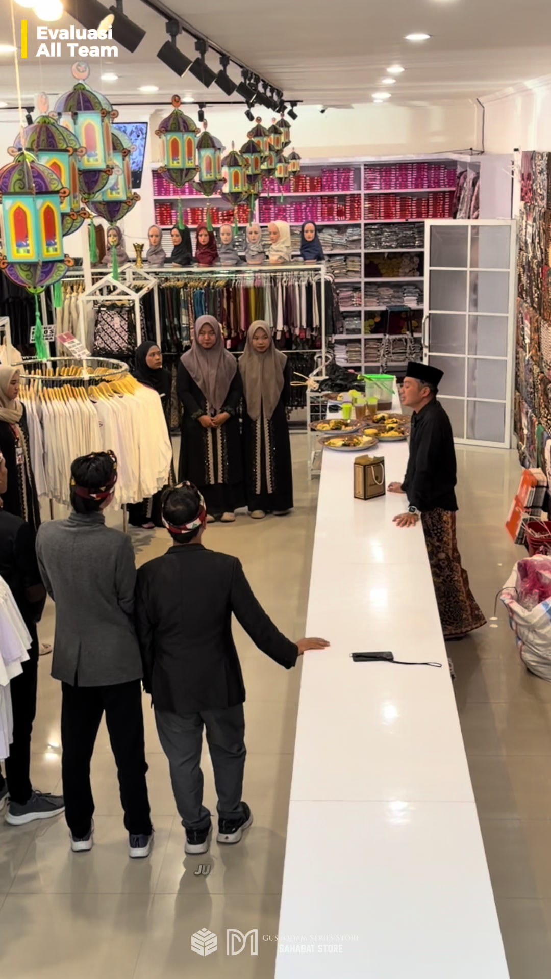 @Gus Iqdam Series Store Pusat