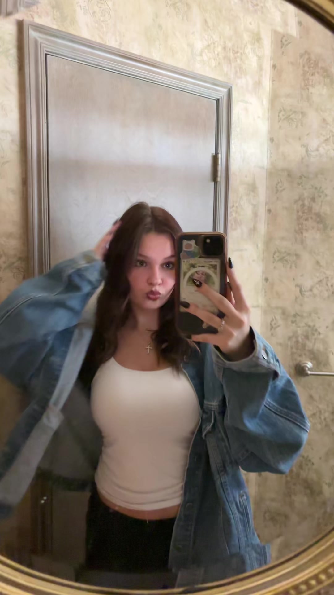@LOLA🔥🥸🦭