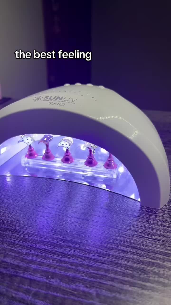 @nailsbyhail3yy