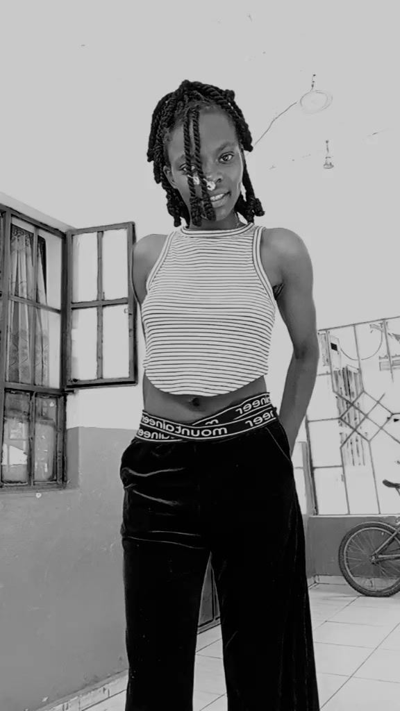 @🌚🦋SHARON🐰🖤