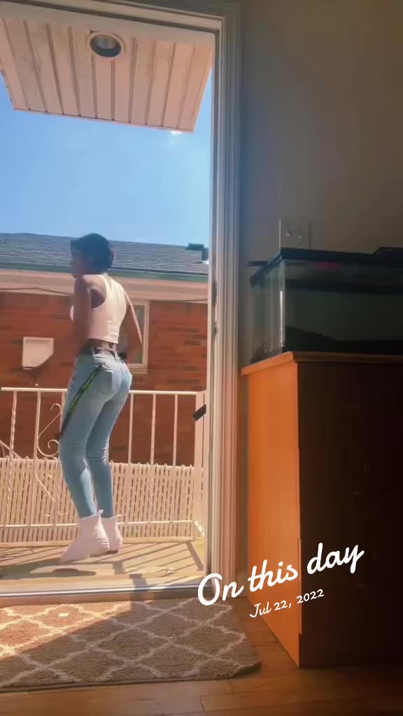 @Zoebae509