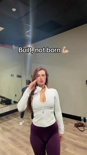 @Bella