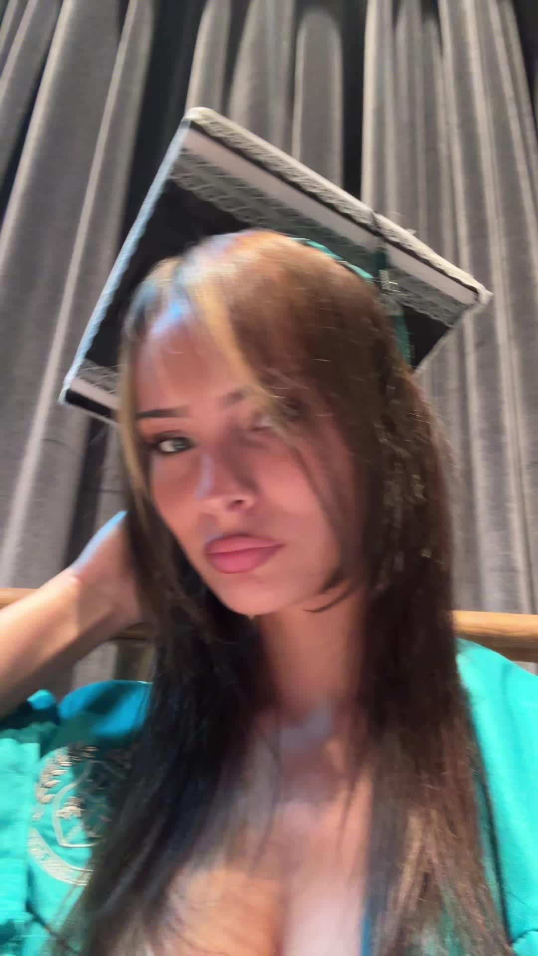 @:3