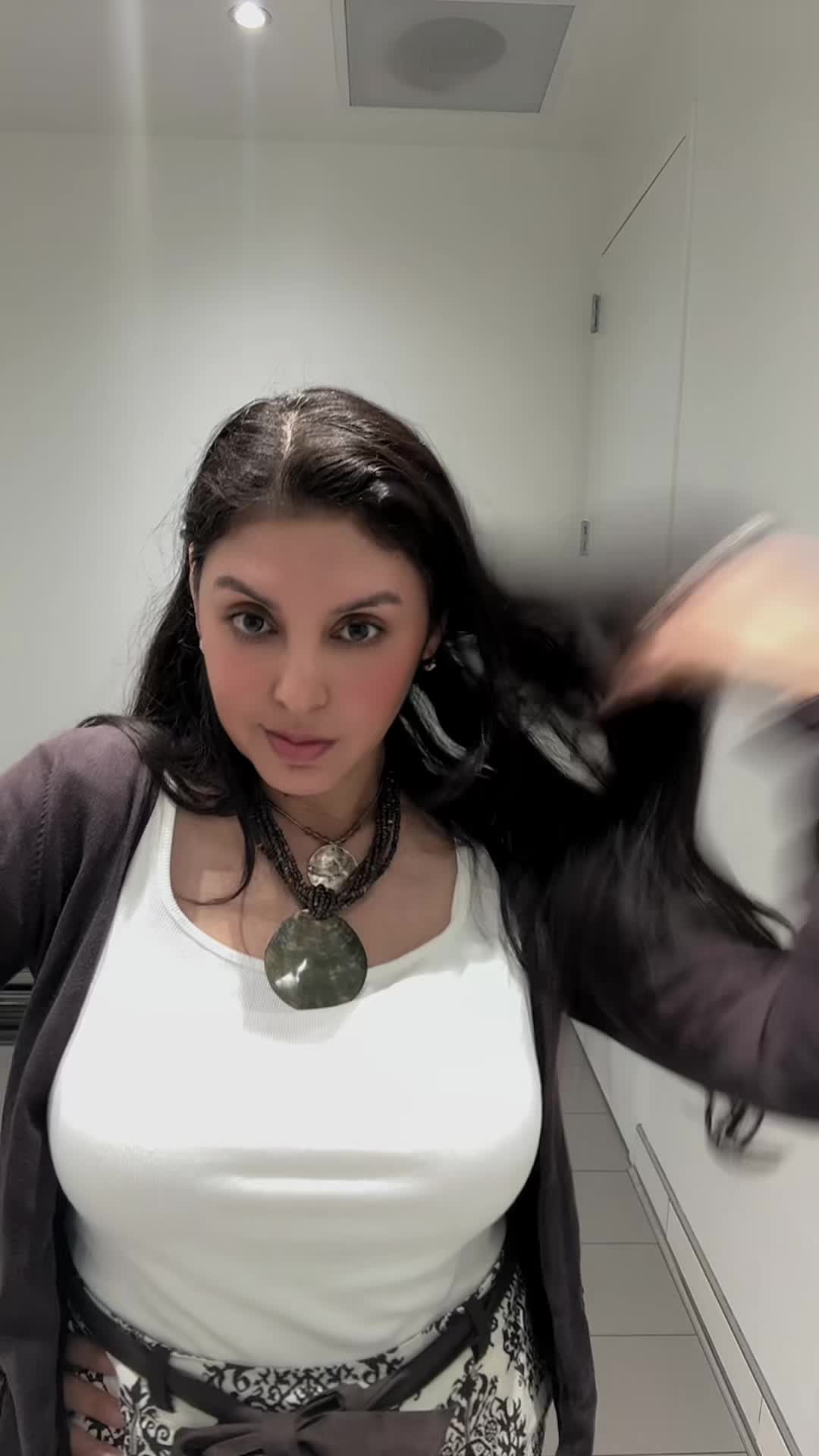 @monicavibezonly