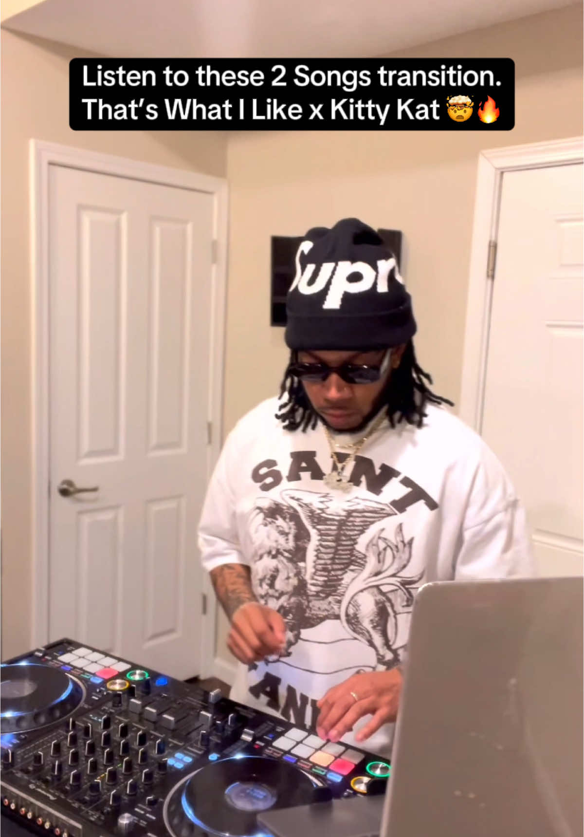 @djsneaks__