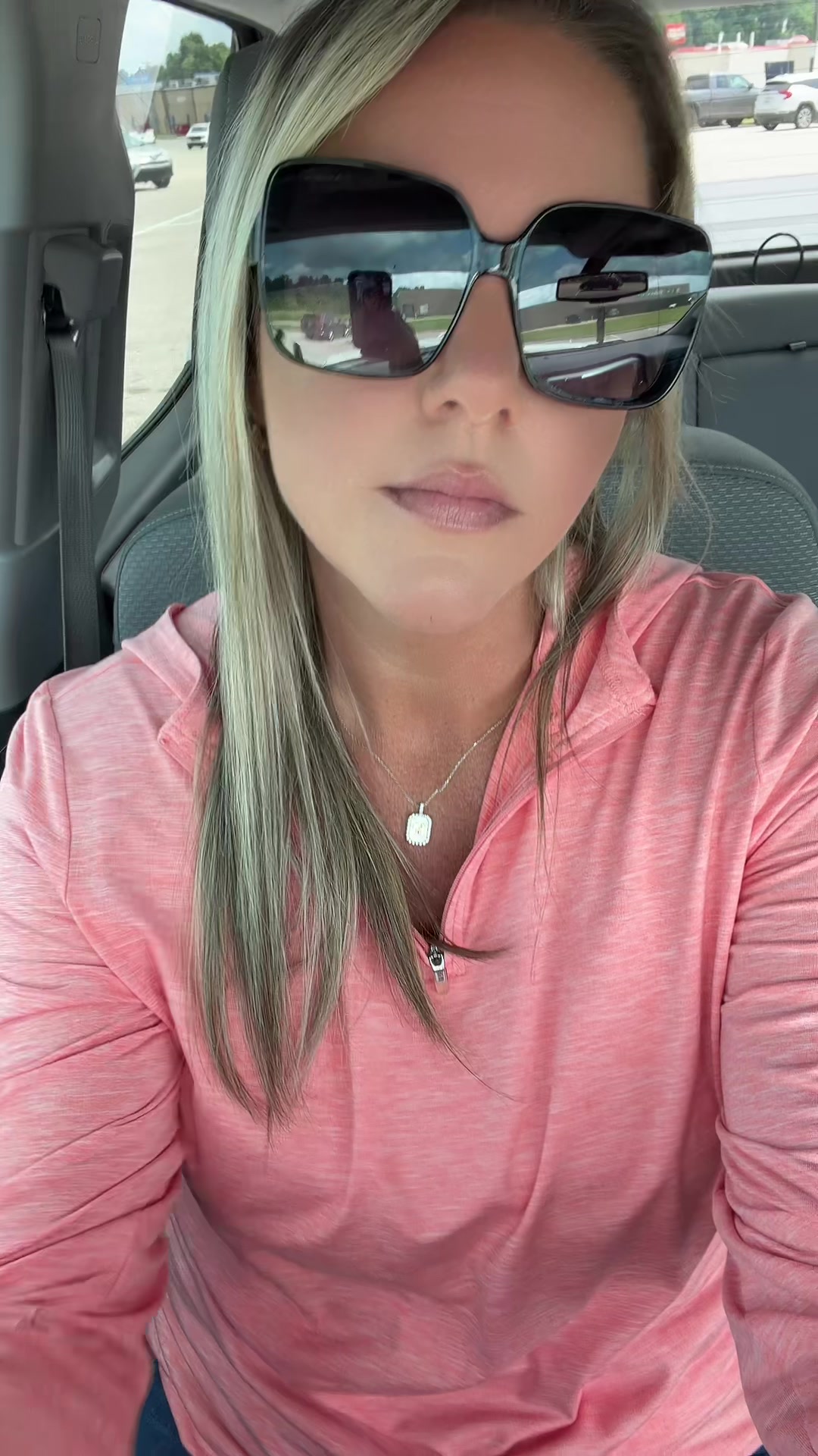 @SelfieQueen57👑