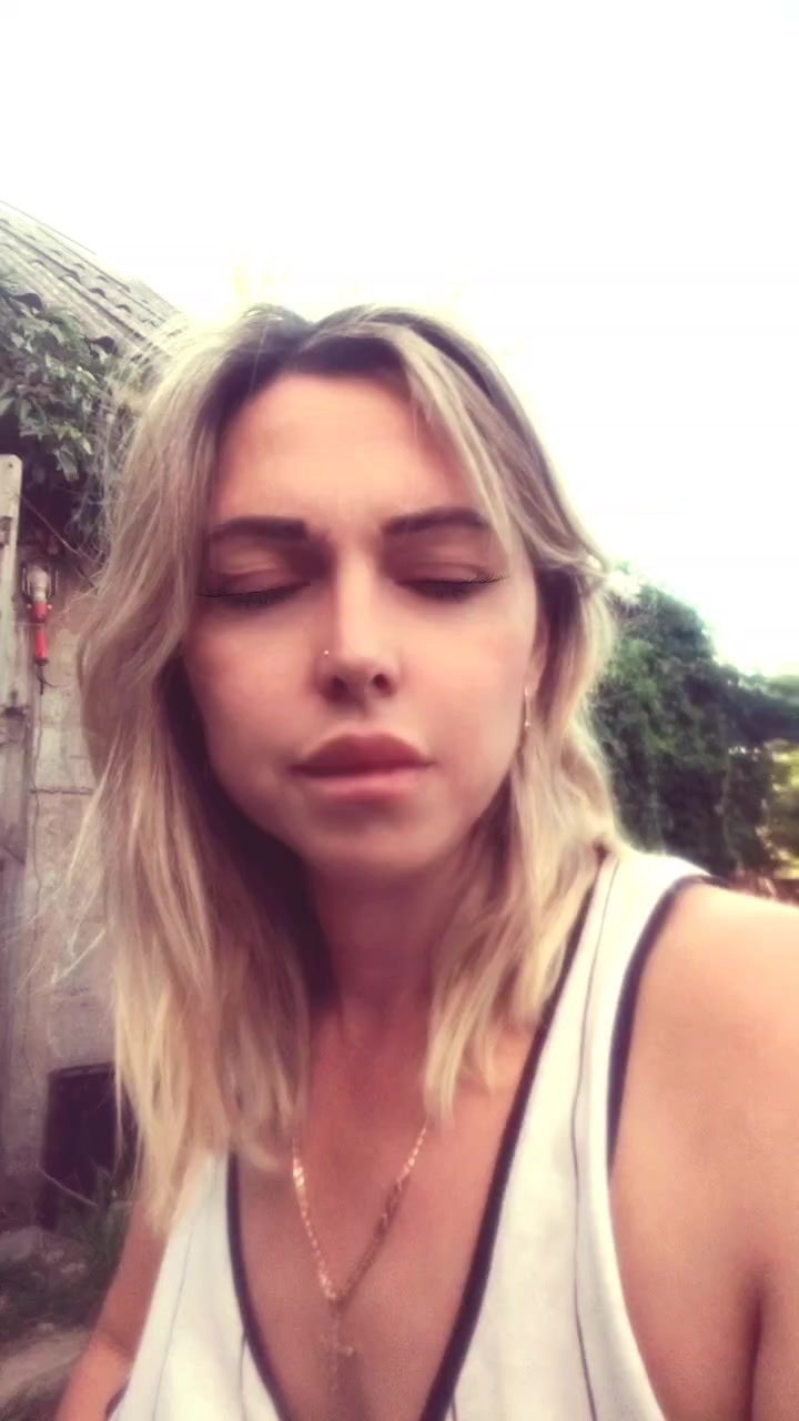 @Викуся