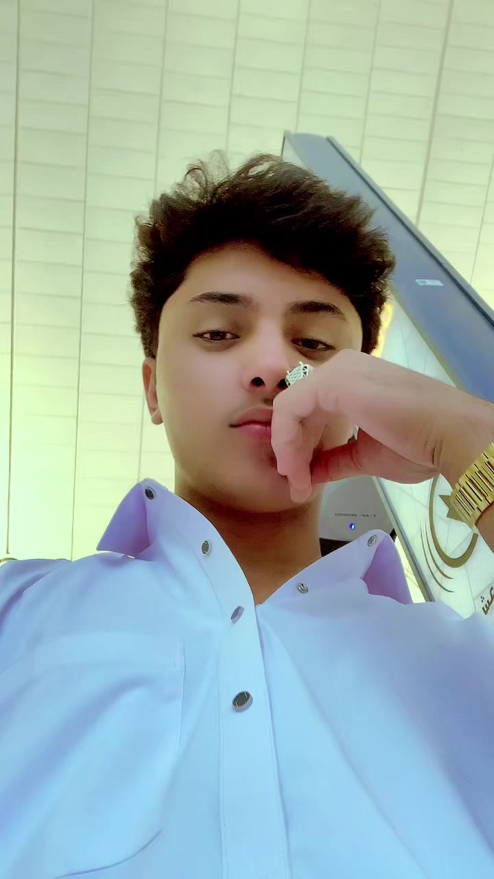 @🍂DIMPLE <🍁> BOY 🇦🇪