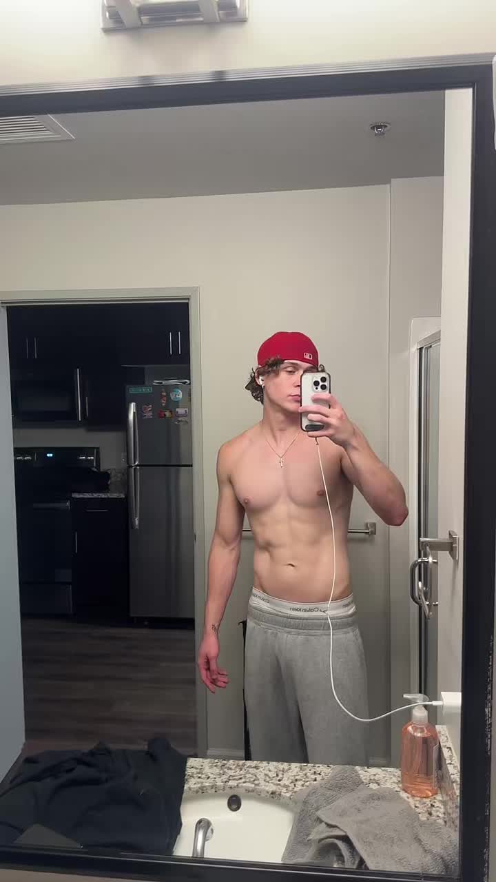 @MoonAtNight