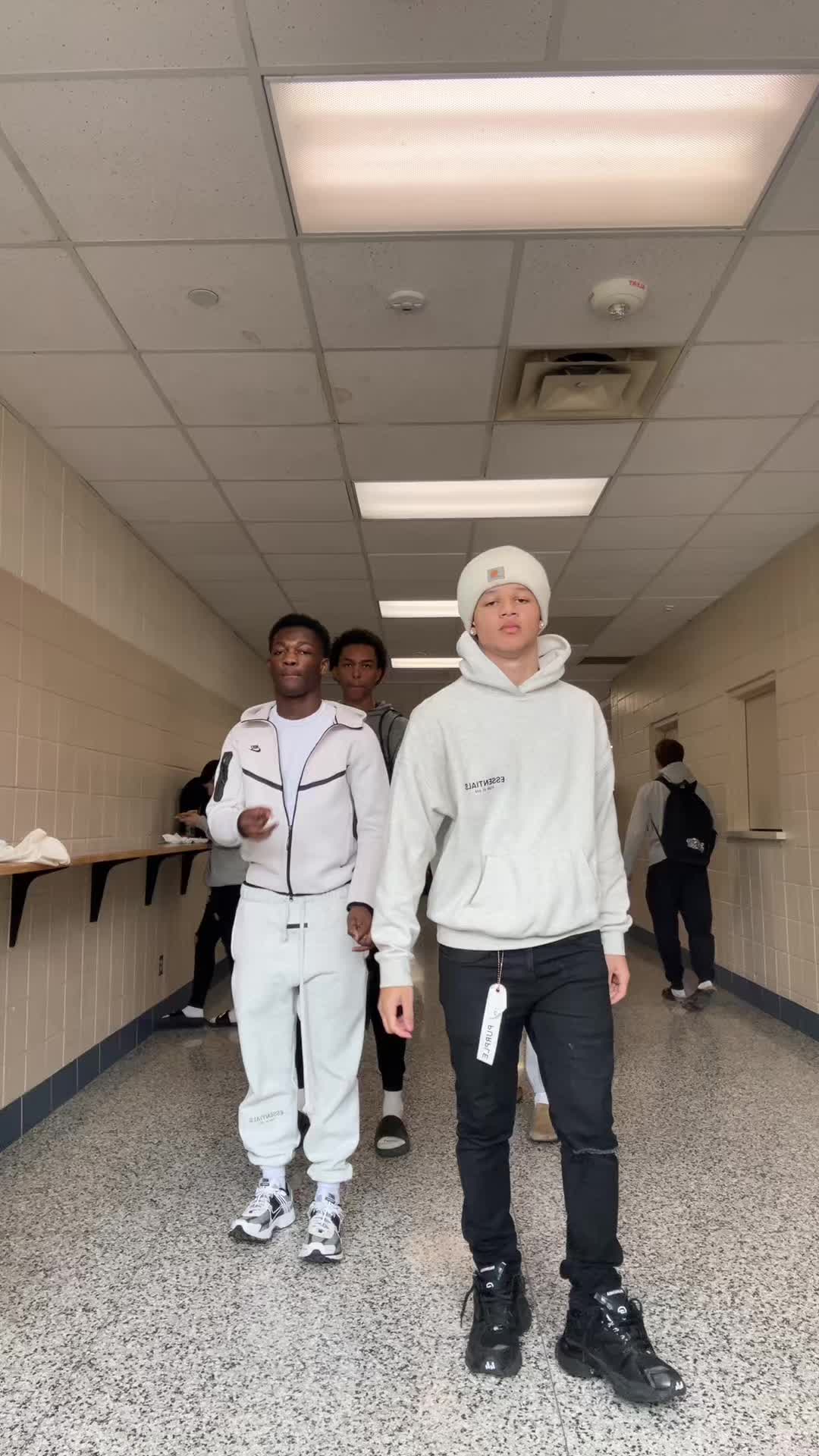 @J O S H 🕺