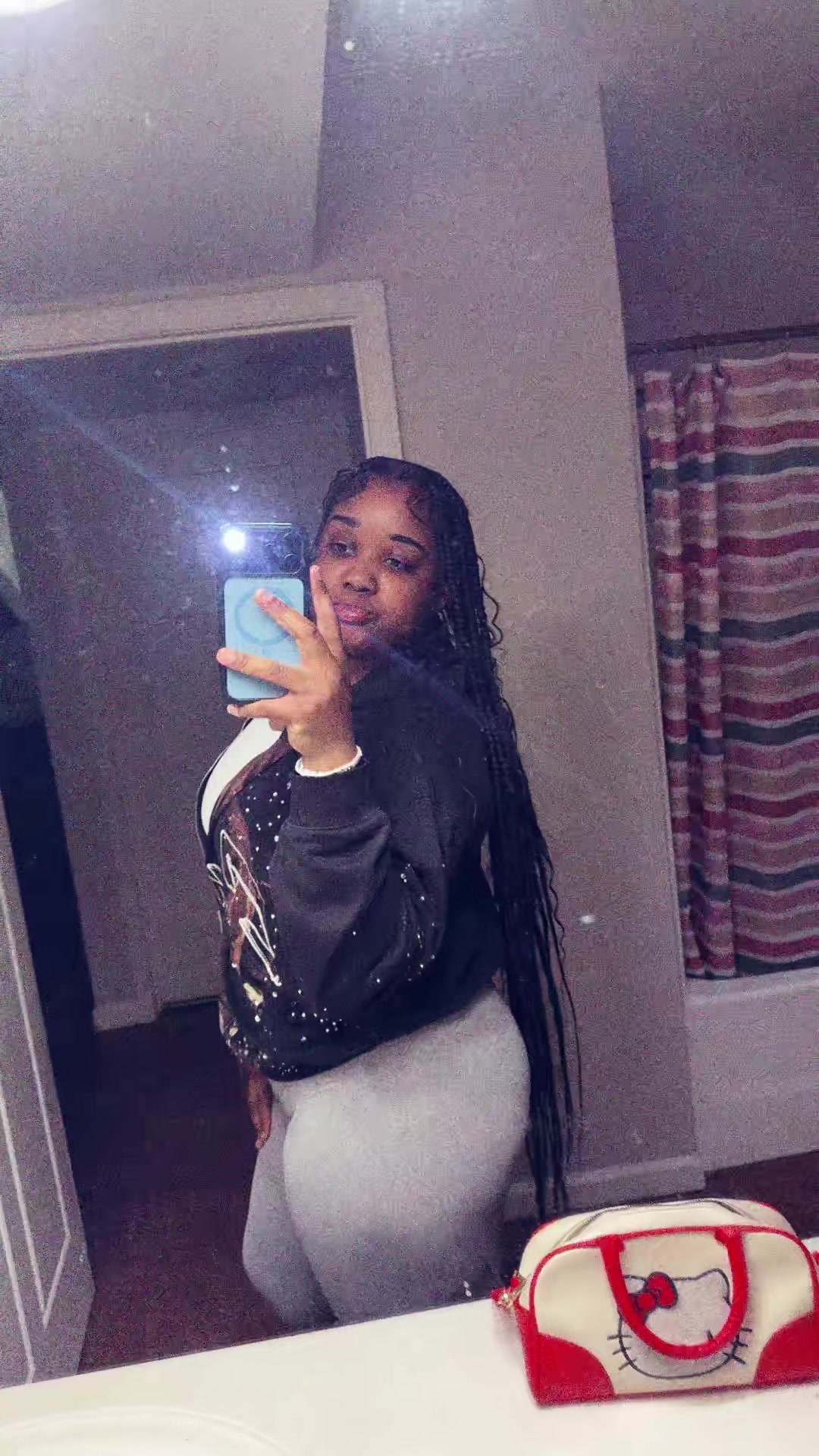 @theyluvvkaa
