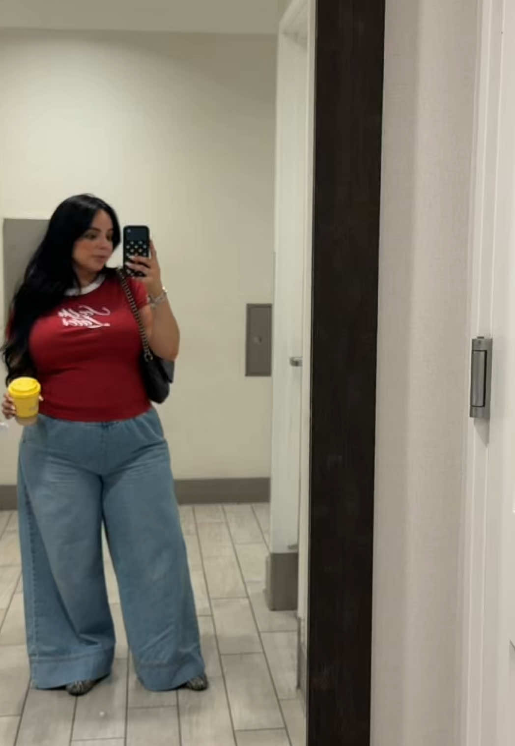 @Roaming_Roxxi