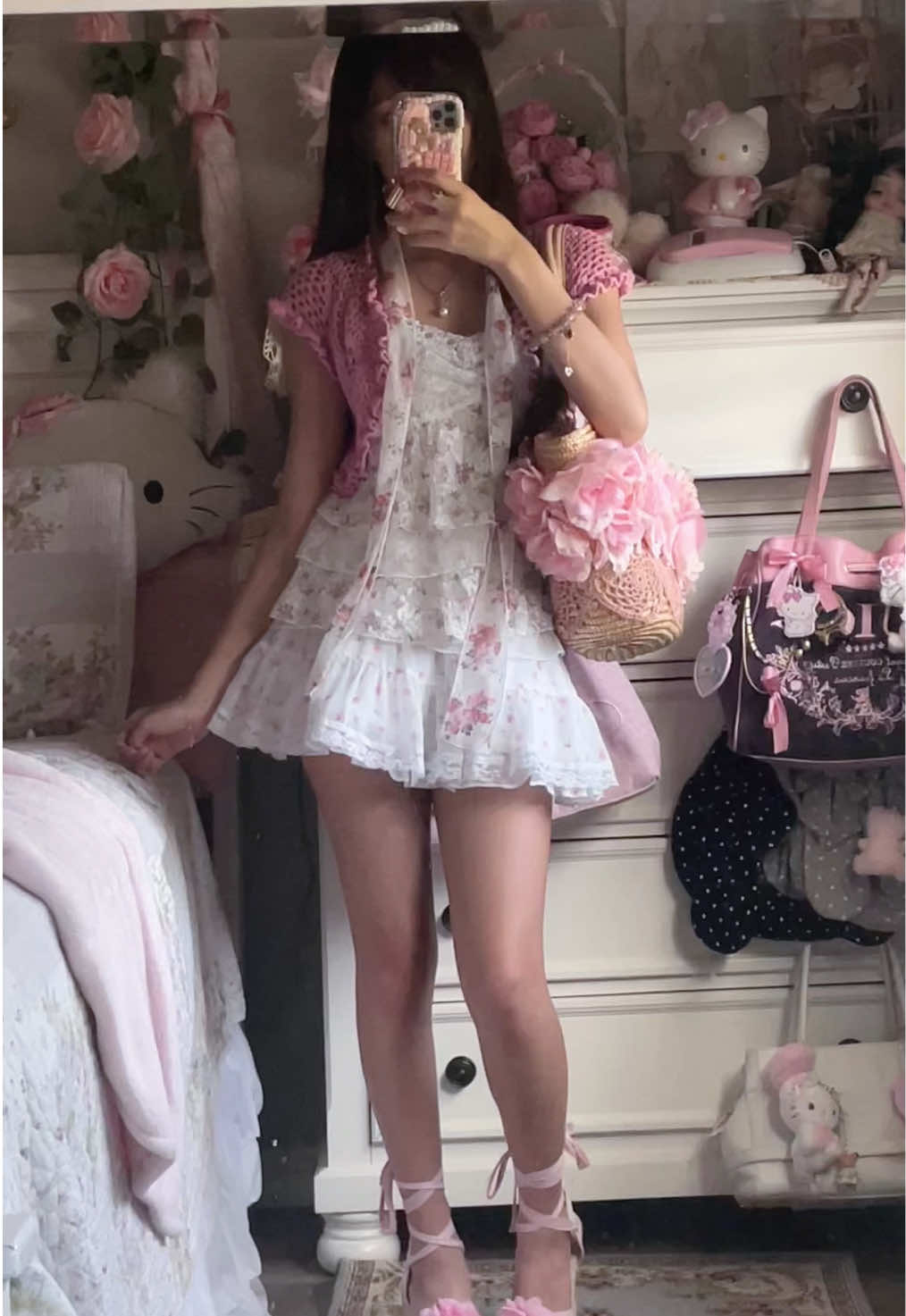 @ପ(๑&bull;ᴗ&bull;๑)ଓ ♡ queenie
