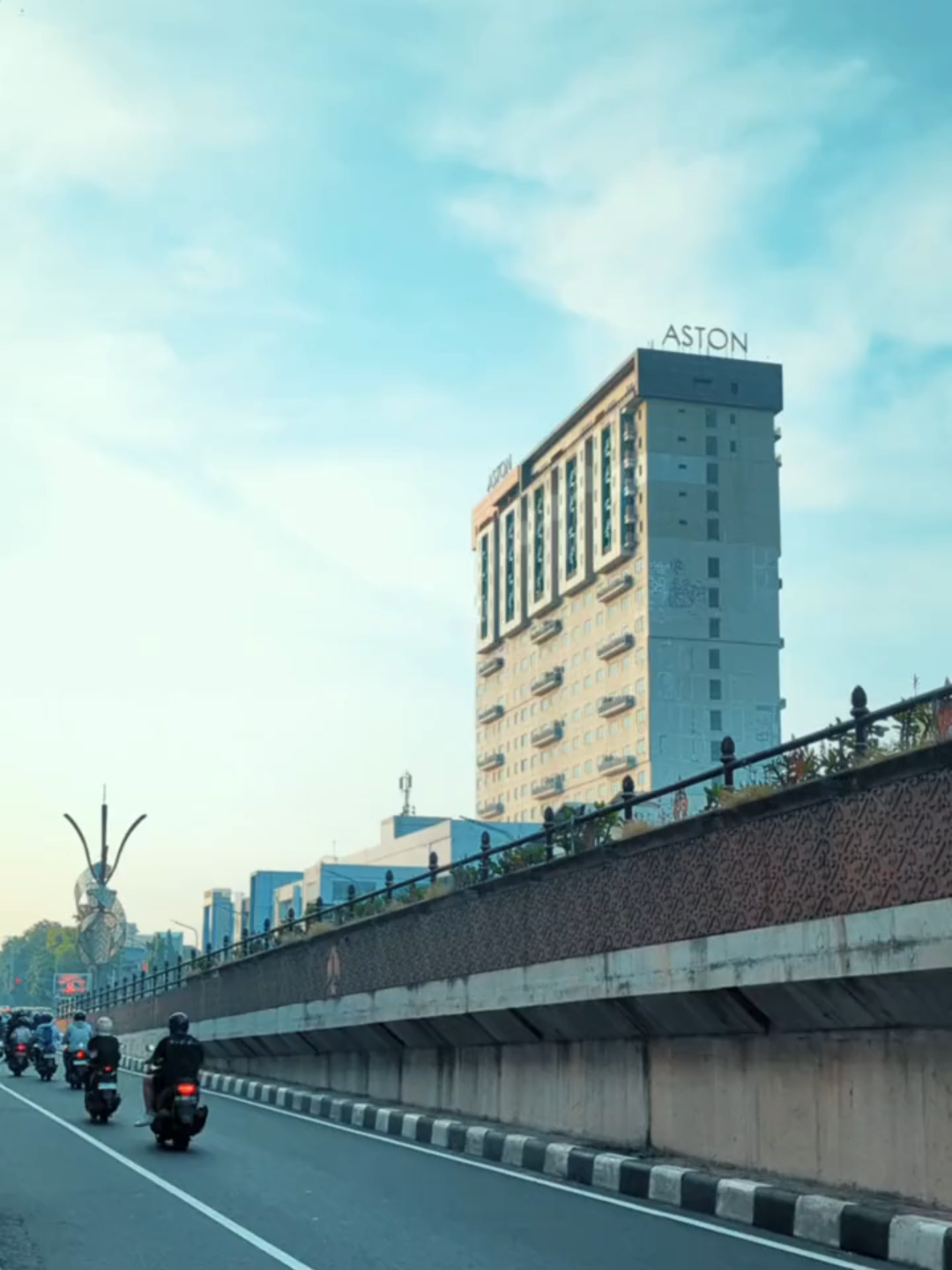 @𝘭𝘩𝘰 𝘭𝘩𝘢 𝘱𝘪𝘺𝘦 𝘭𝘰𝘰