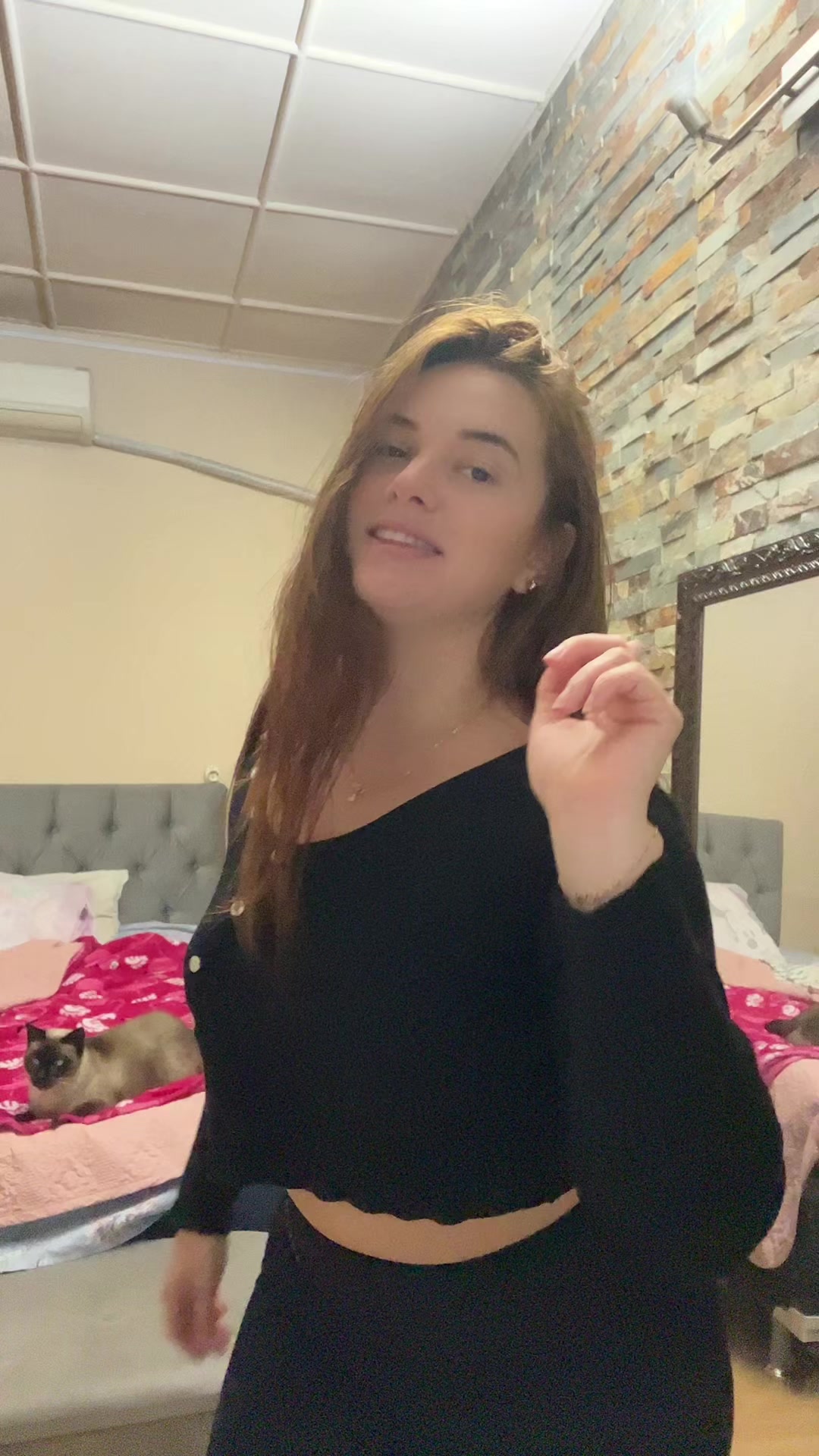 @rebee_beca