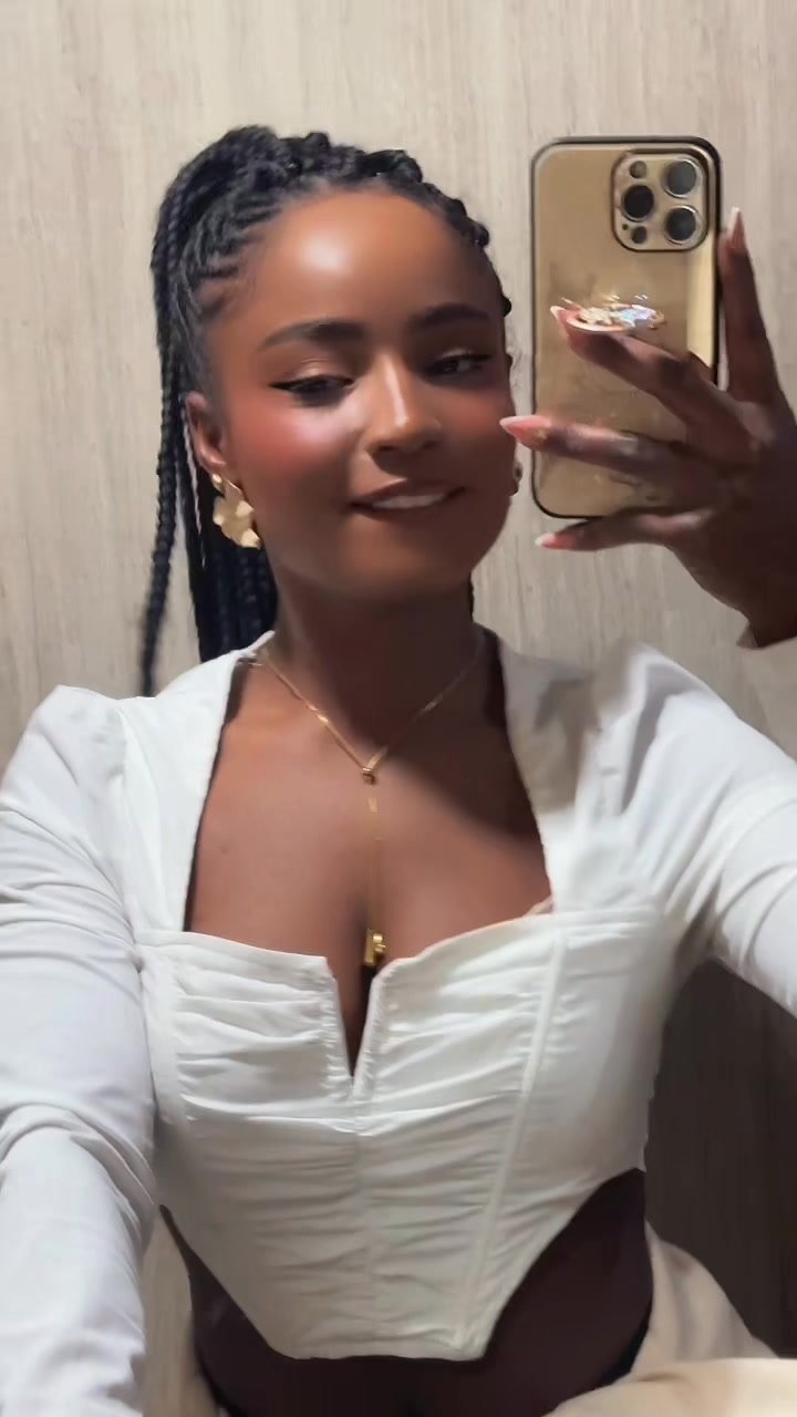 @Vanessa 🤎 G 02
