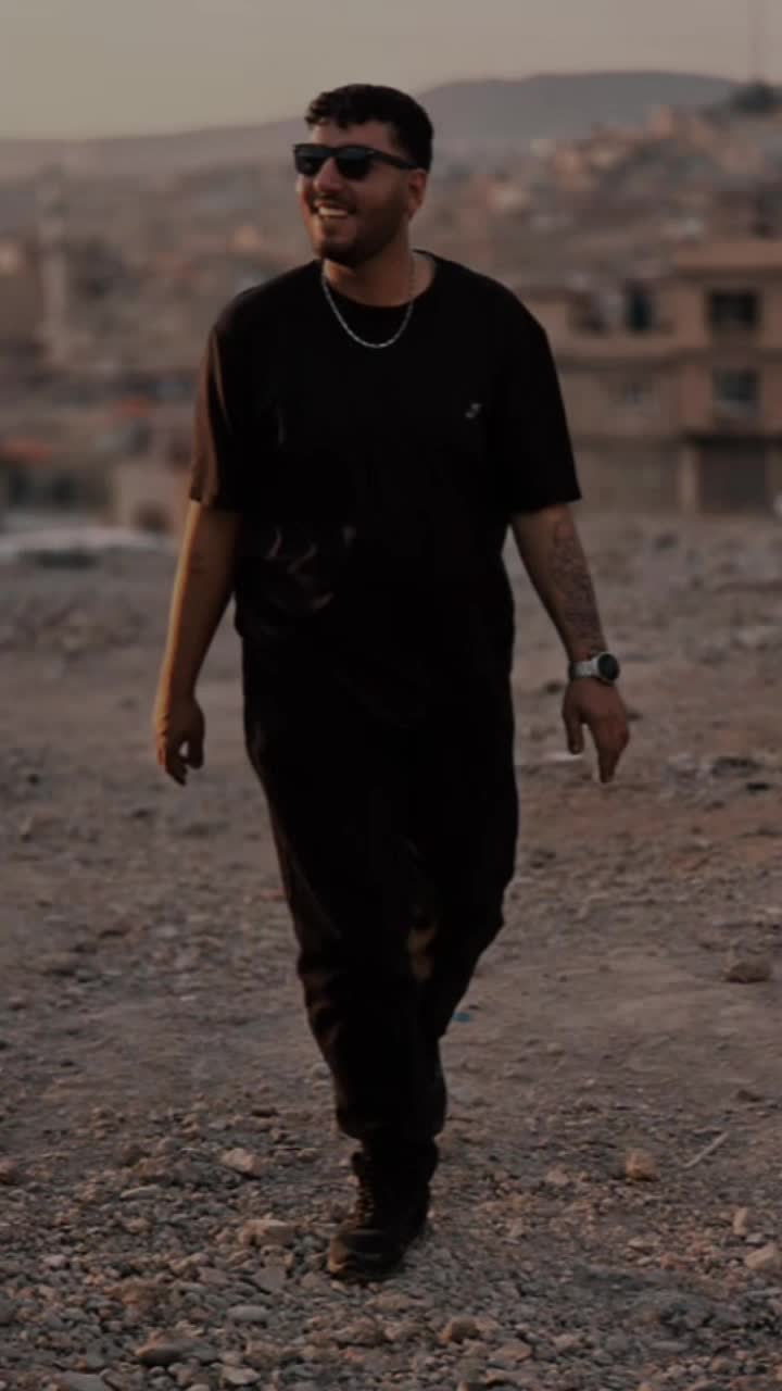 @E'Hamit &Ouml;zka'n