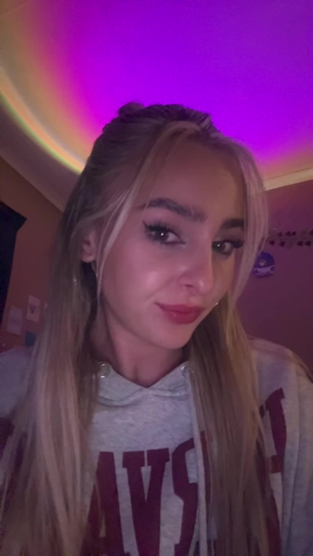 @damndanel_