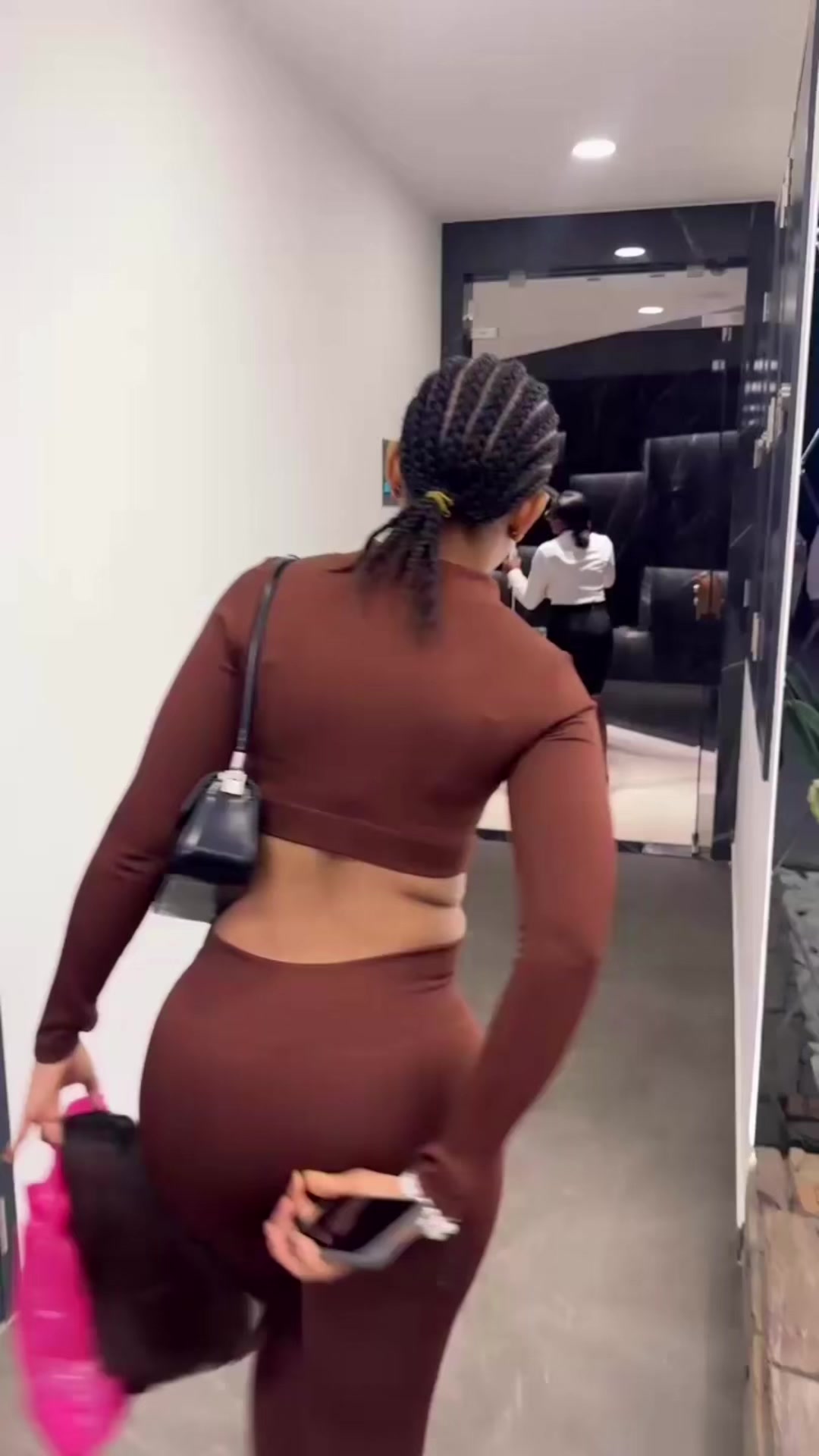 @Laura Keliane 🌸🇨🇲🍫