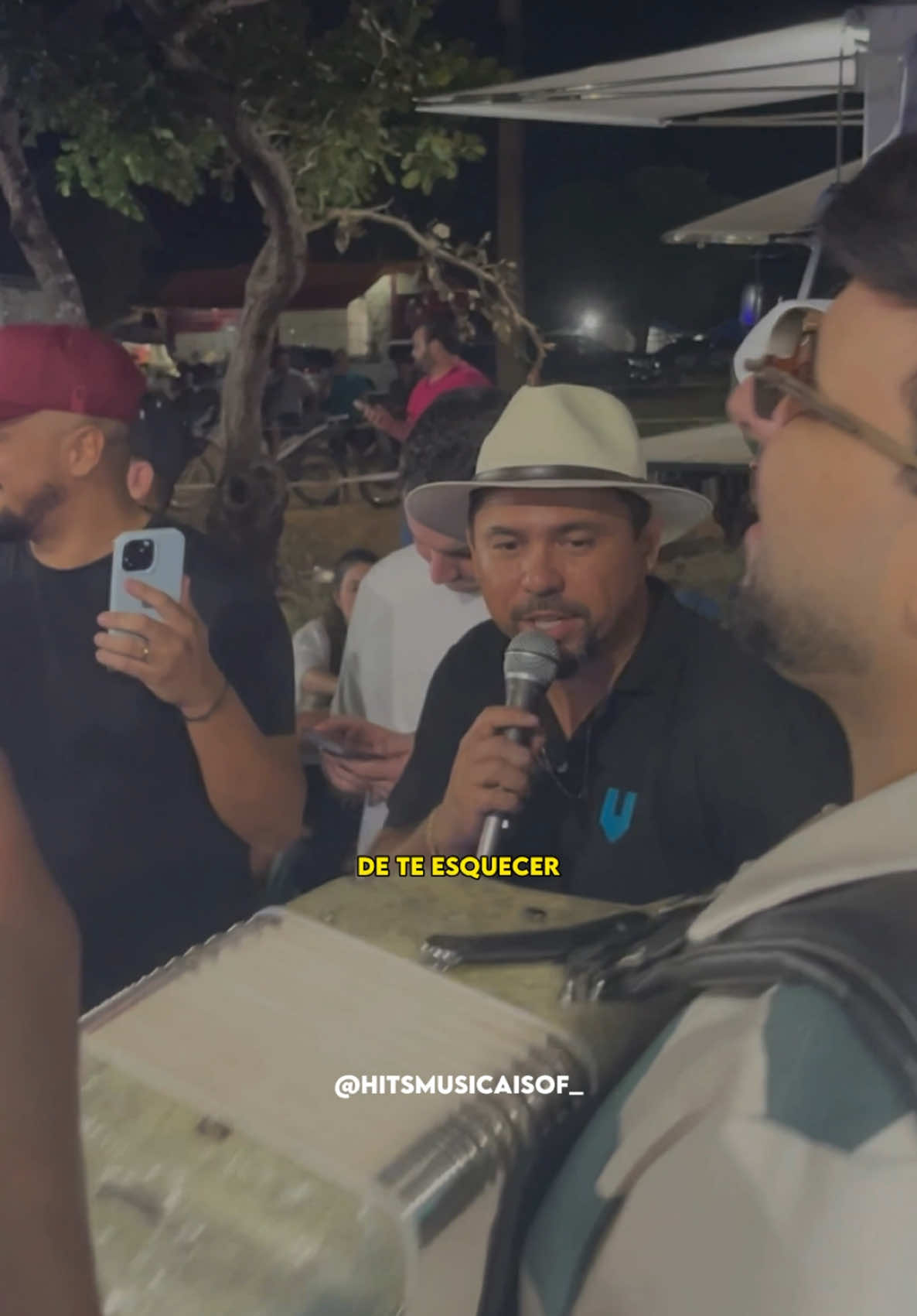 @hitsmusicaisof