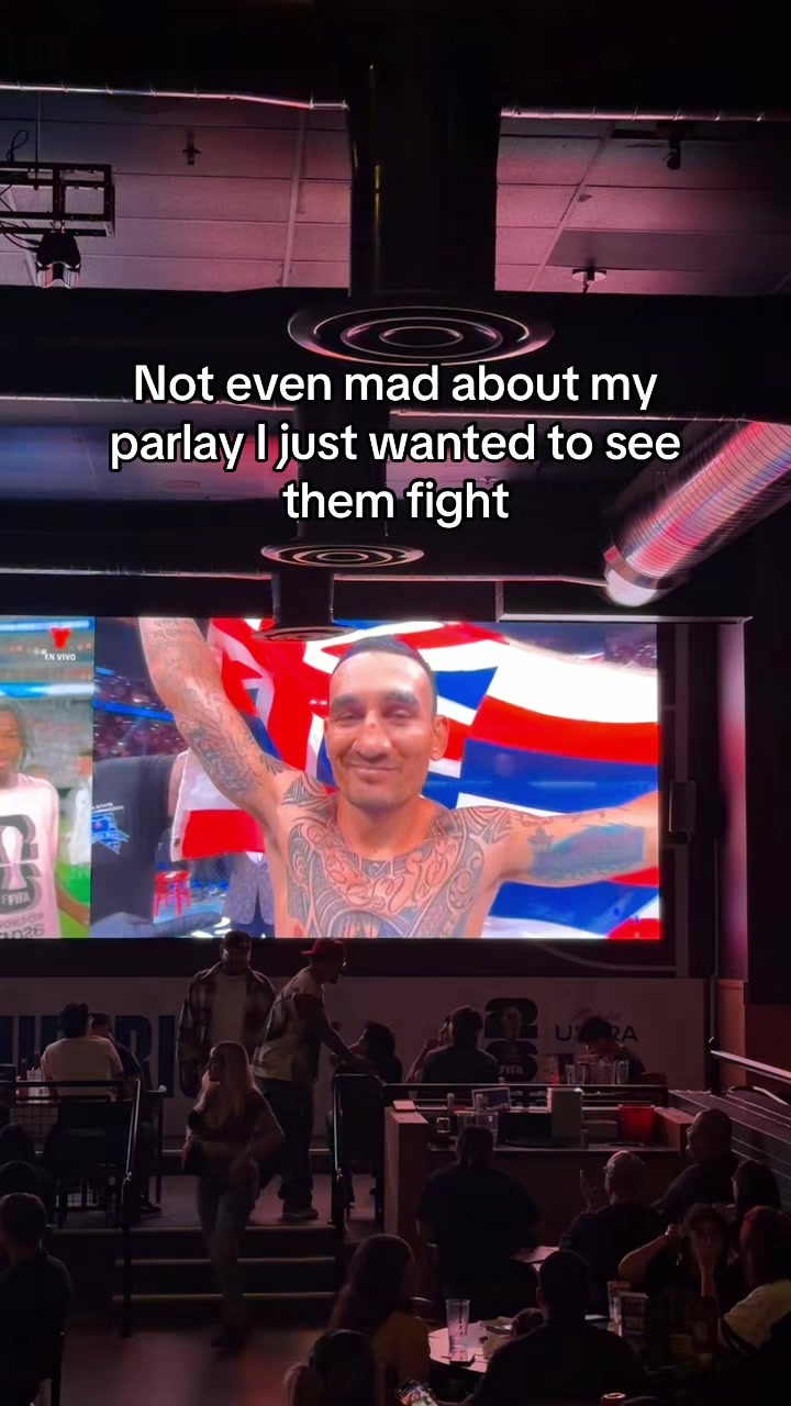 @danigoingsfit 𒉭