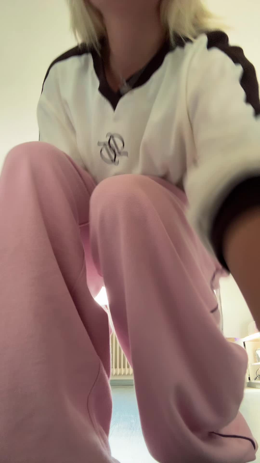 @leonielarissa_