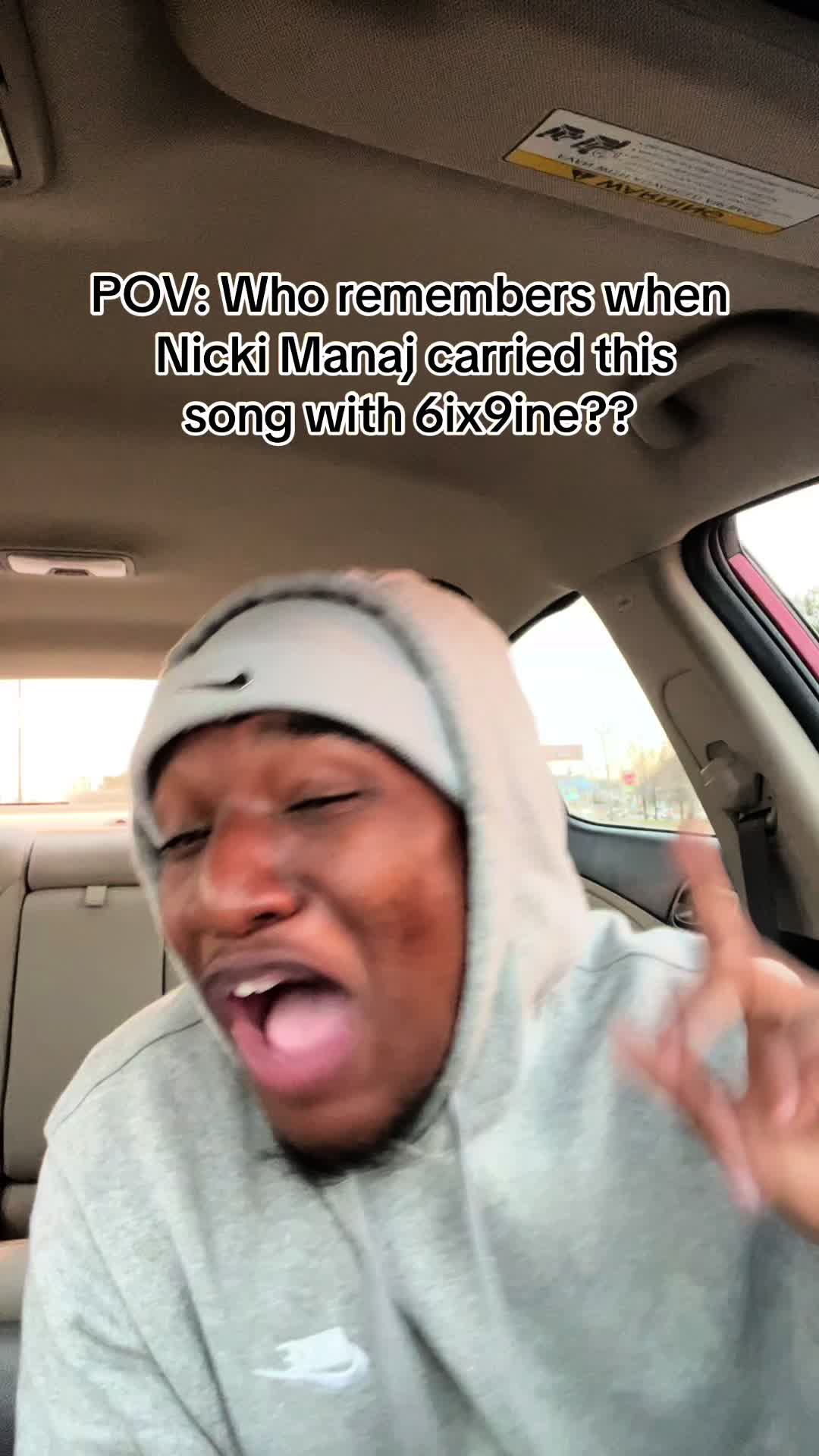 @deejones