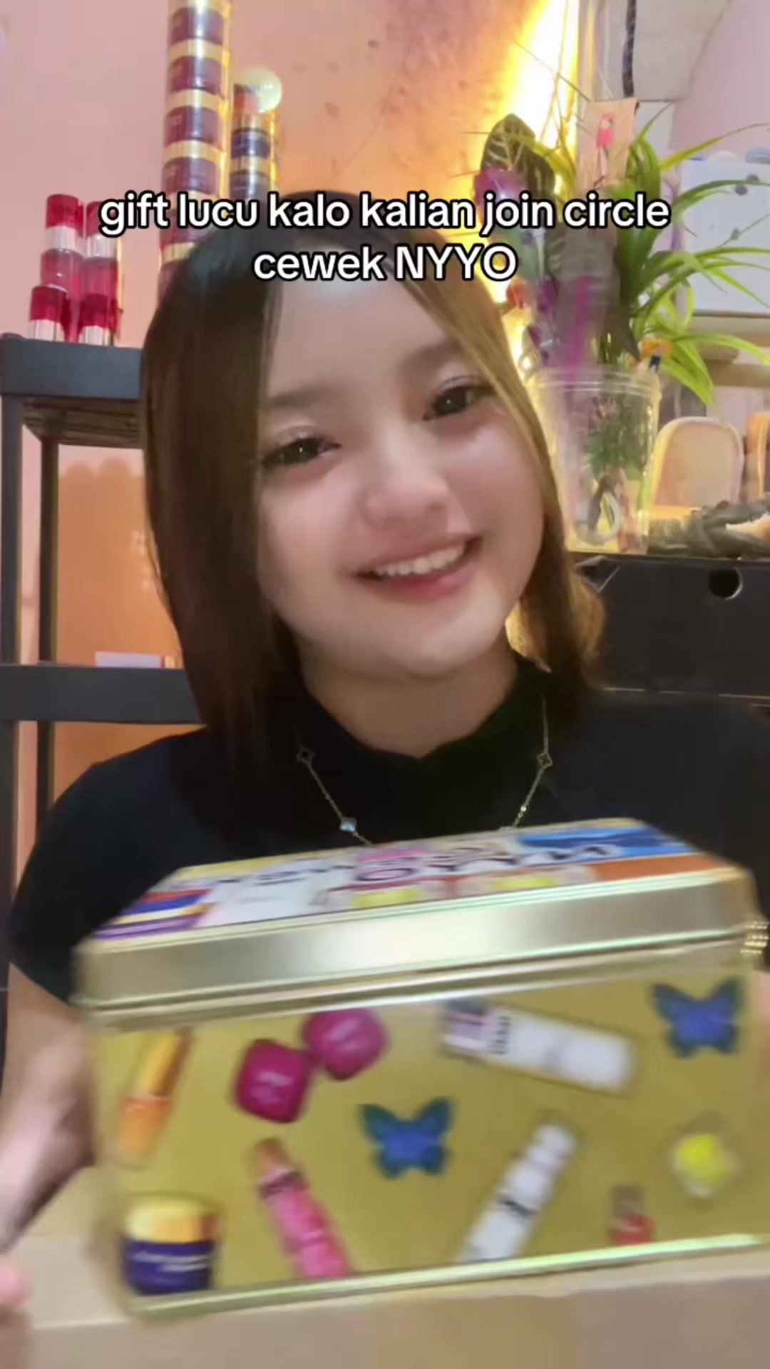 @nvraaurliaa