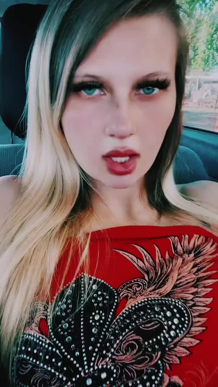 @Xoxo_taytay