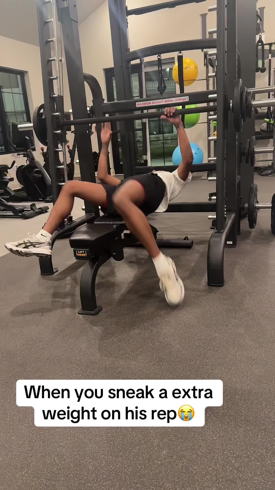 @glo.twinz/Content Creator